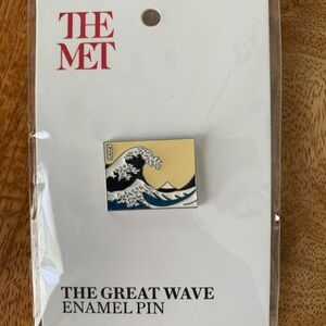 🌊 NWT The Met Hokusai Great Wave Enamel Pin Japanese Art NYC